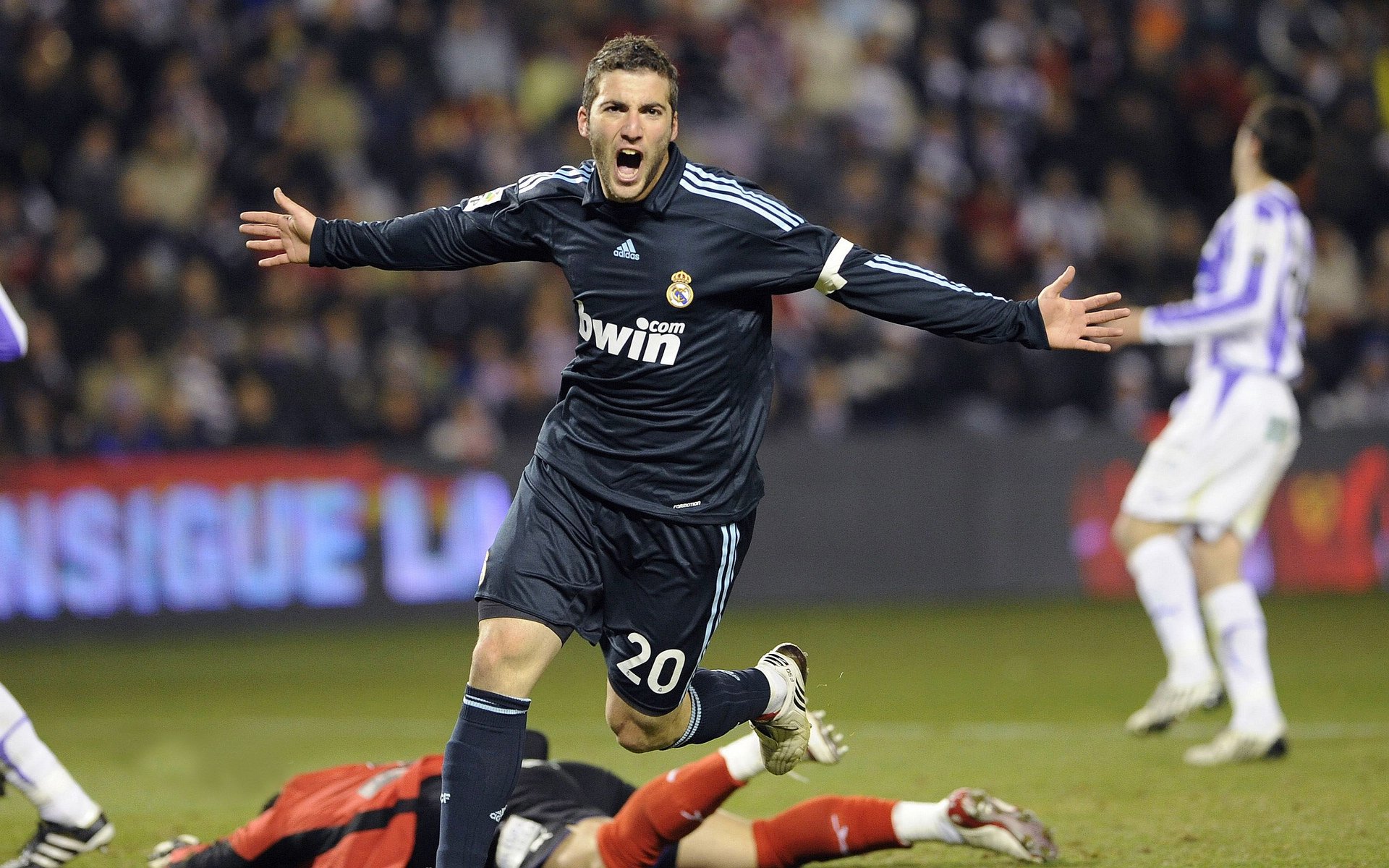 世界足球转会费排行更新